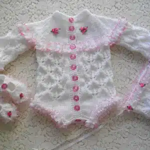Baby bodysuit knitting pattern using knitting in lace