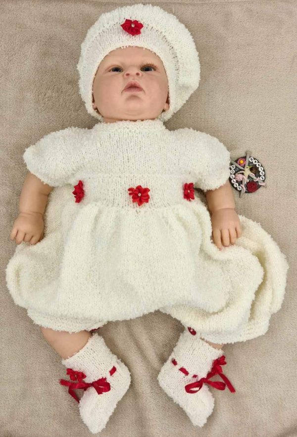 Knitting pattern for a baggy bum romper suitable for babies and reborn dolls