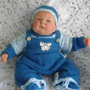 Unisex knitting pattern for baby dungarees